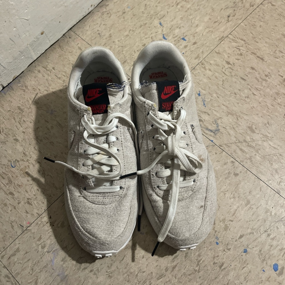 Nike Men's Light Gray Sneakers